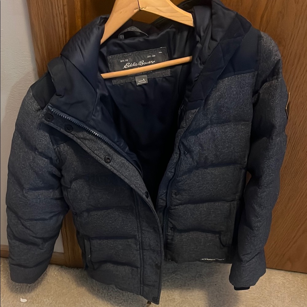 Eddie Bauer Gray Puffer Jacket with Quilted Design